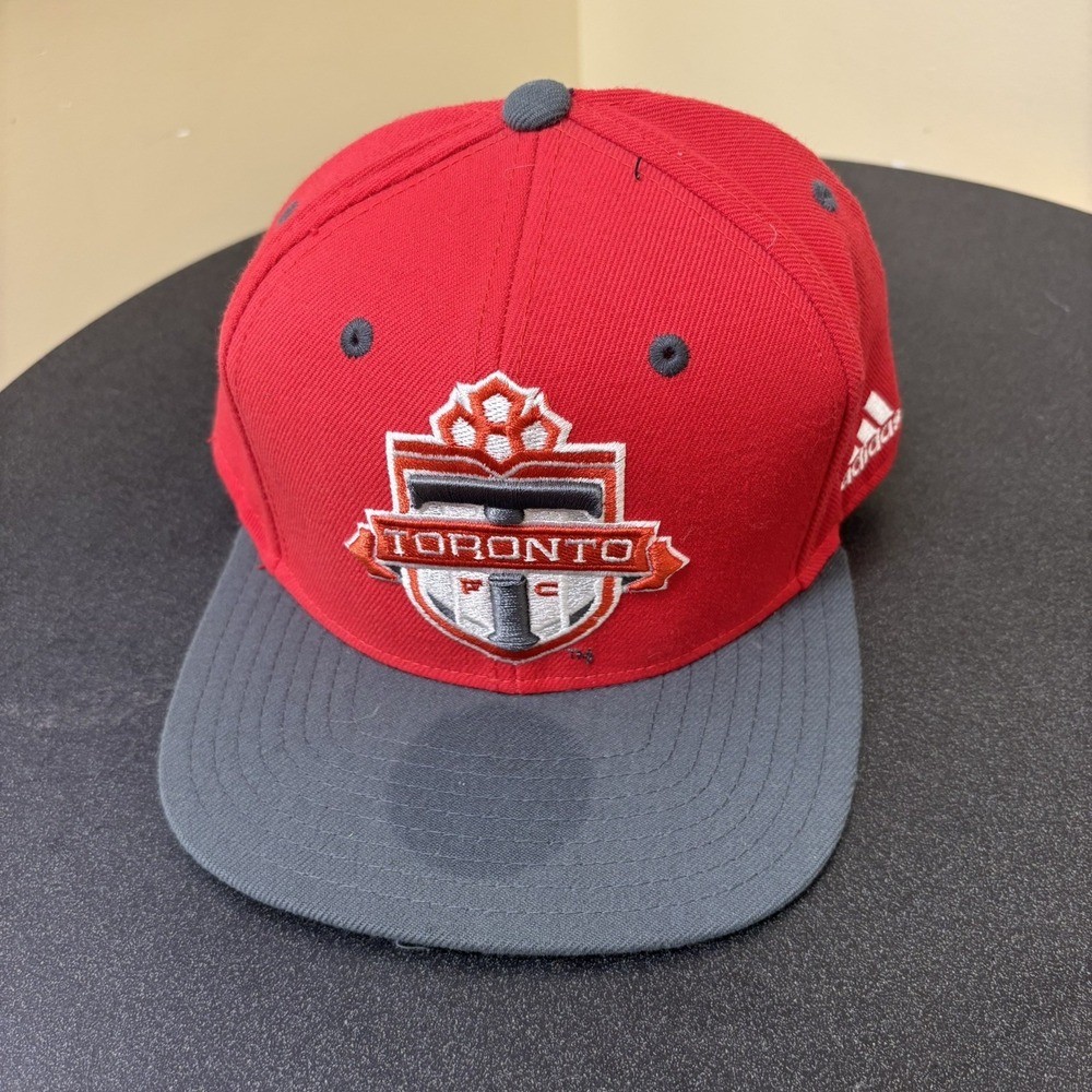 Toronto‎ FC Adidas MLS Soccer Team Snapback Cap Hat Red Adjustable